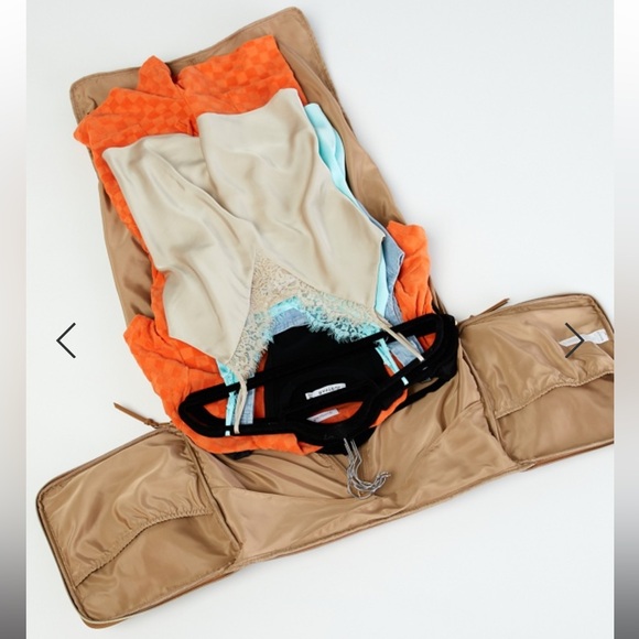 New Multi Compartment Weekender Bag - Picture 5 of 6